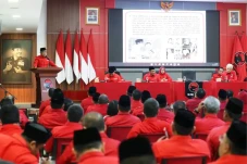 Hadapi Pilgub Jateng,...