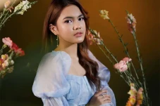 Mengheningkan Cinta...