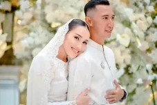 Pertunangan Ayu Ting...