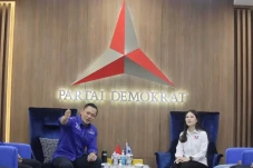 Angela Temui AHY, Perindo...