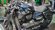 Tantang KTM 390 Duke,...
