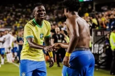 Pelatih Brasil Kesal...
