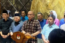 Dipecat dari Ketua KPU,...