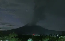 Gunung Lewotobi Laki-Laki...
