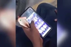 Viral Juru Parkir Main...