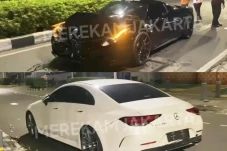Viral 2 Mobil Mewah...