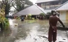 Diguyur Hujan Deras,...