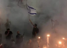 Serang Lebanon dan Palestina,...