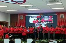 Megawati Lantik Ganjar...