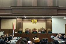 SYL Nangis di Ruang...