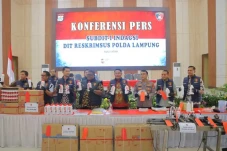 Produksi dan Jual Oli...