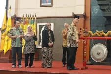Rayakan Dies Natalis...