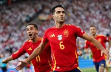 Spanyol Lolos ke Semifinal...