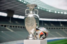 Semifinal dan Final...
