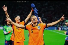 Belanda vs Inggris:...