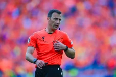 Wasit Kontroversial...