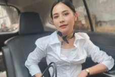 Prilly Latuconsina Sukses...