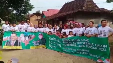 Ribuan Relawan Dukung...