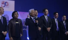 50 Tahun di Indonesia,...