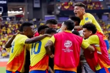 Kolombia Menang Dramatis...