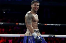 Shakur Stevenson Buka...