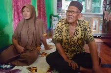 Kisah Abah Totong, Kakek...