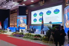 Menteri Bahlil Dianugerahi...