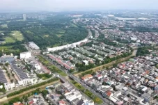 Urbanisasi Tinggi, Permintaan...