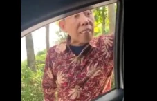 Ngaku Ketua Ormas di...
