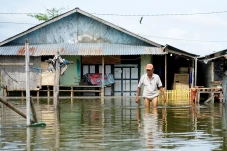 Banjir Terjang Gorontalo,...
