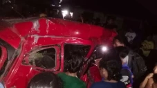 Mobil Tertabrak KA Srilelawangsa...