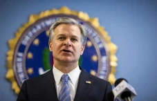 Siapa Direktur FBI Christopher...