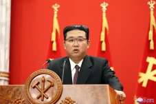 Khianati Kim Jong-un,...