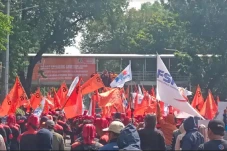 Demo Buruh di Patung...