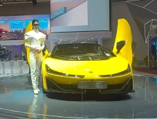 Penantang Ferrari dari...