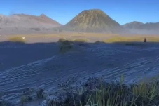 Gunung Bromo Diselimuti...