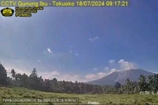Gunung Ibu Meletus 382...