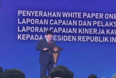 Latihan Jadi Presiden,...
