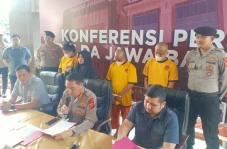 Polda Jabar Gulung Komplotan...
