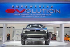 Siap Luncurkan Mobil...