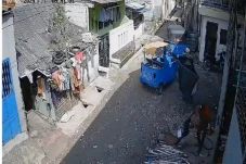 Detik-detik Bajaj di...