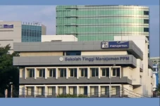 3 Sekolah Tinggi Akreditasi...