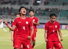 Susunan Pemain Indonesia...