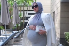 Syahrini Pamer Baby...