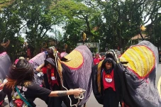 Mengenal Bantengan,...