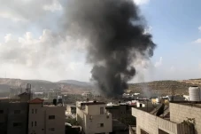Tak Hanya di Jalur Gaza,...