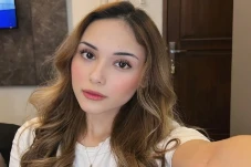 Kakak Laura Anna Marah...