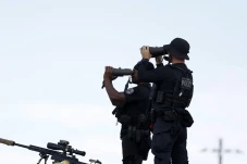 Perbedaan Secret Service,...