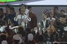 Momen Jokowi Kasih Kuis...
