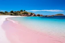 5 Pantai Pink Terindah...